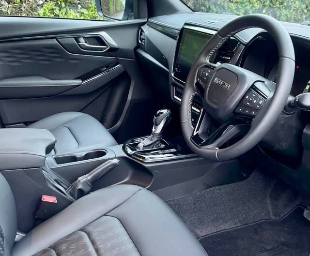 2025 Isuzu D-max 1.9 V-Cross Double Cab 4x4 Auto