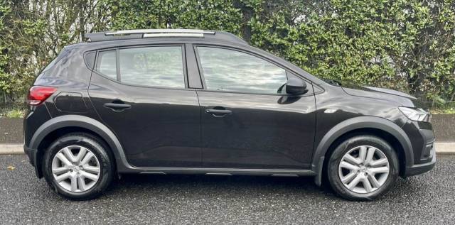 2022 Dacia Sandero Stepway 1.0 TCe Essential Hatchback 5dr Petrol Manual Euro 6 (s/s) (90 ps)